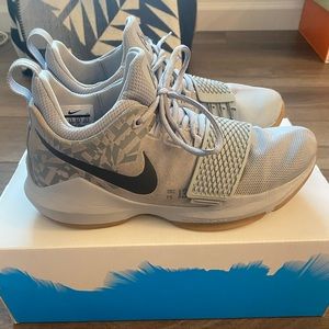 Nike Paul George Wolf Grey/Cool Grey Size 7.5